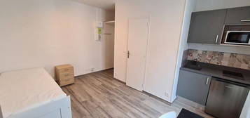 Location studio 16m2 métro Voltaire Paris 11