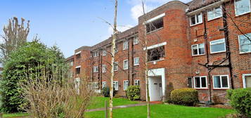 2 bedroom ground floor flat for sale