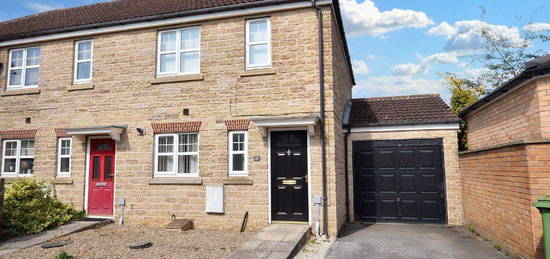 3 bed town house for sale