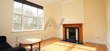 Maisonette to rent in Bavaria Road, London N19