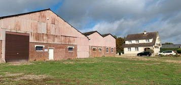 Proprieté batie sur 2 ha avec pature et et hangars agricoles- 5 mns de feuquieres