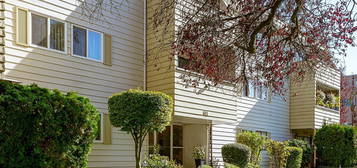 611 Constance Ave #303, Esquimalt, BC V9A 6N8