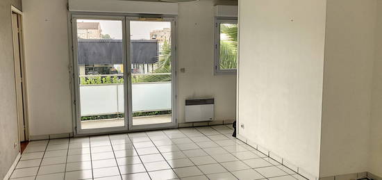 APPARTEMENT T2 BIS PROCHE BD DE LA PAIX