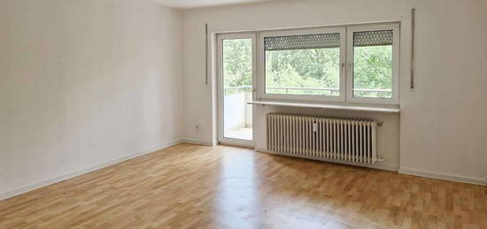 Helle 2-Zimmer-Wohnung mit Balkon auf dem Eschberg!