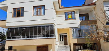 BEYŞEHİRLİ EMLAK'TAN HANAYBAŞI MAH.3+1 KİRALIK DAİRE