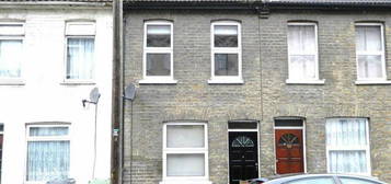 2 bedroom terraced house