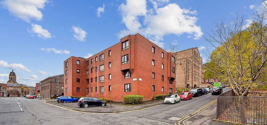 Flat to rent in Garnet Court, Garnethill, Glasgow G4