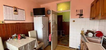 Apartament 2 camere în zona BLOCUL SPRAY