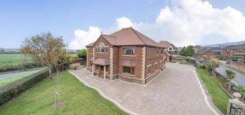 4 bedroom detached house to rent