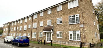 Flat to rent in Sopwith Avenue, Chessington, Surrey. KT9