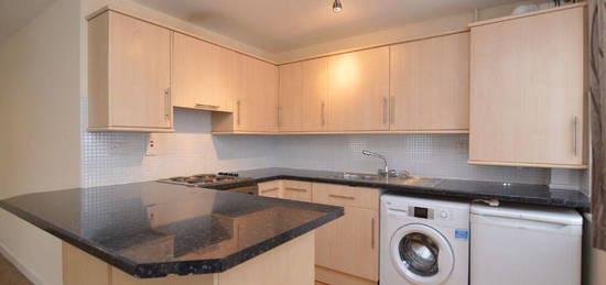 Flat to rent in Broad Street, Wokingham RG40