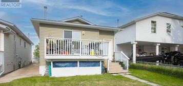 45 Hangingstone Drive, Lacombe, Alberta