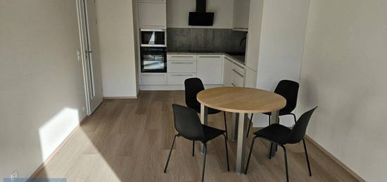 Byt 3+kk, 68 m², Praha, 102 00