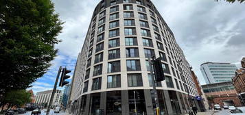 Flat to rent in The Hub, 5 Piccadilly Place, Manchester M1