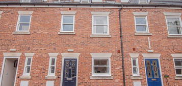 6 bed terraced house to rent