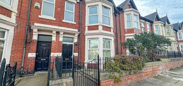 5 bedroom terraced house for sale