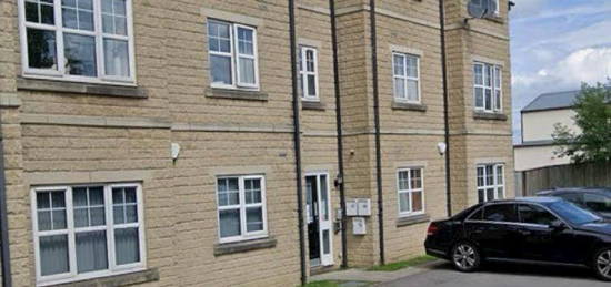 Flat to rent in Woolcombers Way, Bradford BD4