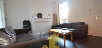 Terraced house to rent in Manilla Road, Selly Park, Birmingham B29