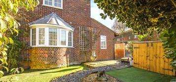 3 bed semi-detached house for sale