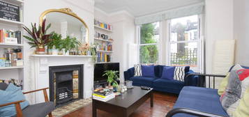 Maisonette for sale in Crescent Road, London N22