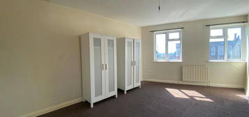 2 bed flat to rent