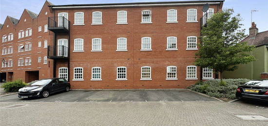 Flat to rent in Waterside Lane, Colchester, Essex CO2