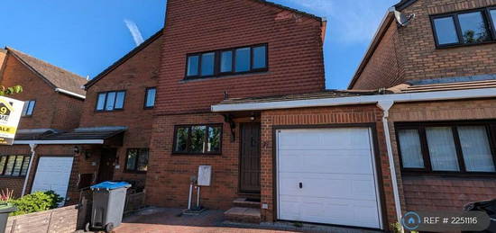 4 bedroom semi-detached house