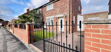 2 bed semi-detached house for sale