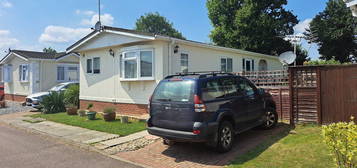 Mobile/park home for sale in Danesbury Park Caravan Site, Danesbury Park Road, Welwyn AL6