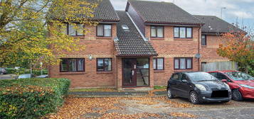 Flat to rent in Hanover Walk, Hatfield, Hertfordshire AL10