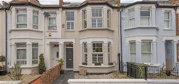 Terraced house to rent in Radbourne Road, London SW12