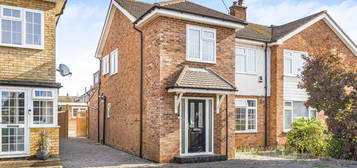 3 bed semi-detached house to rent