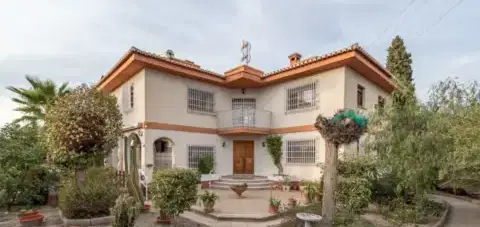 Chalet en Urbanizaci&#xF3;n de los Cerezos