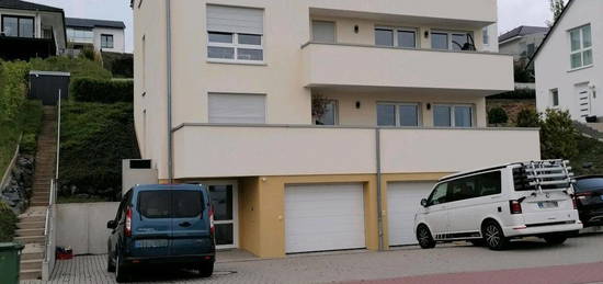 Attraktive 3 Z-Wohnung mit 2 Terrassen u. Garage