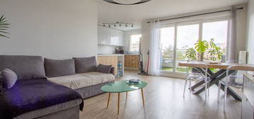 Appartement  à louer, 4 pièces, 3 chambres, 79 m²