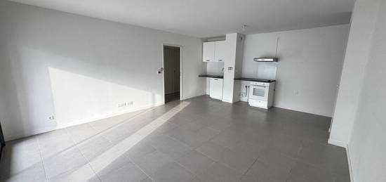 Appartement  à louer, 3 pièces, 2 chambres, 70 m²