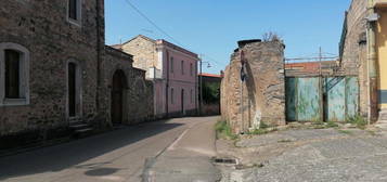 Casa campidanese con taverna, cortile ampio