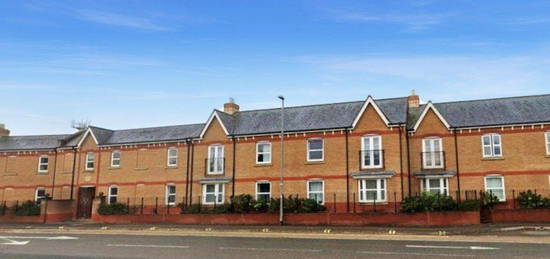 Flat to rent in Standish Court, Taunton TA1