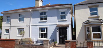 3 bed semi-detached house for sale