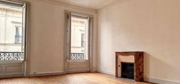 Location appartement 5 pièces 116 m²