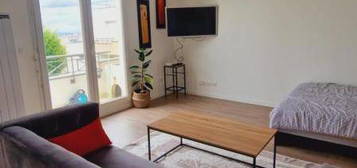 Studio meublé  à louer, 1 pièce, 30 m², Balcon