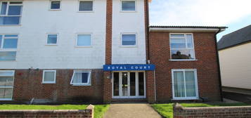 Flat to rent in Royal Court, Pier Avenue, Whitstable CT5