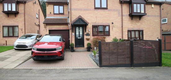 3 bedroom semi-detached house for sale