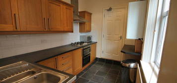 6 bedroom terraced house