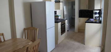 4 bed terraced house to rent