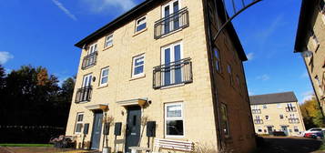 End terrace house to rent in Holts Crest Way, Leeds LS12