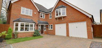 5 bedroom detached house for sale