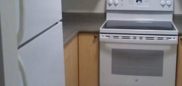 1461 Kingsway #204, Vancouver, BC V5N 2R6