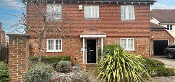 5 bed detached house to rent