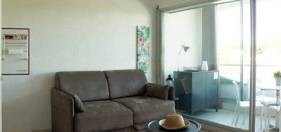 Studio + Garage - 720 euros TTC